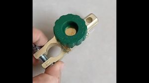Dụng Cụ Kẹp Cọc Bình Acquy Ngắt Kết Nối Nhanh Bằng Nút Vặn Cho Xe Ô Tô Giải Pháp Hiệu Quả Vấn Đề Nguồn Điện Và Pin Xe