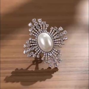 Vintage Cross Rhinestone Brooch - Exaggerated Exquisite Design Womens Luxury Jewelry Ideal for Weddings Perfect Holiday Gift