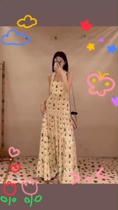 TW22419 เดรสยาวลายสายคล้องคอติดกระดุม ..