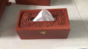 Freeship Hộp khăn giấy ăn bằng gỗ hương ta trên mặt hộp đục Rồng Phượng