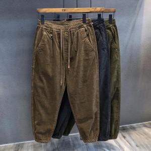 Retro Corduroy Fleece Lined Loose Fit Trousers for Men Autumn Winter Cargo Pants Youth Style Daily Wear Khaki Solid Color