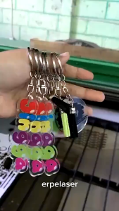 Gantungan Kunci Akrilik Custom Nama UV Print Warna-warni