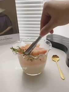 INS ดอกไม้ขนมหวานไอศกรีมชามแก้วใสผลไม้สลัดชามขนมงานแต่งงานพุดดิ้งขนมขบเคี้ยวอาหารเรียกน้ำย่อยชามเสิร์ฟ