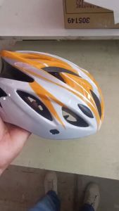 One-Piece Folding Helmet for Men & Women: Lightweight & Compact