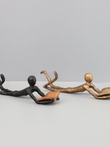 Elegant European Style Cast Iron Figure Decorative Ornaments Simple Creative Living Room Decorations for Friends And Colleagues