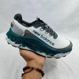 [Bisa COD] FOR MEN NB FRESH FOAM X MORE TRAIL v3 SUPER PREMIUM TRAIL RUNNING SHOES + KAOS KAKI