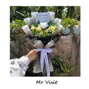 Mr Visit / Buket Bunga Mr Visit untuk Kado Kelulusan Wisuda/ Buket Bunga untuk hadiah Kelulusan / Buket Bunga untuk Graduation / Buket untuk Wisuda / Buket untuk Kenaikan Sekolah Perpisahan /  Buket Bunga Modern untuk hadiah Ulangtahun / Buket Kado Perni