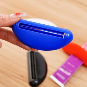 1pcs Multifunction Manual Toothpaste Dispenser Cream Tube Squeezer Bathroom Squeeze Paste Extruding Clip Squeezing Clamp