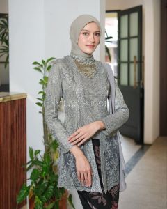 KINARA SET COUPLE Kebaya kutubaru ONE SET BAJU Tunangan Lamaran Wisuda Kondangan 2023 - Pusat Kebaya Couple dengan Bonus Jilbab (LAZADA)