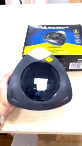 BƠM LỐP XE ÔTÔ HÌNH TAM GIÁC  CHÍNH HÃNG MICHELIN MM2202