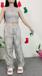 ชุดเซ็ตแฟชั่น เสื้อเอวลอย+กางเกงขายาว สไตล์เก๋ๆ ดูดีทั้งวัน