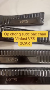 Ốp bậc cửa nẹp bước chân trong ngoài xe Vinfast VF5 / Herio Green vân Titan phay sước cao cấp