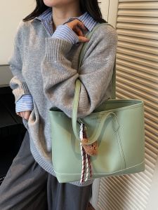 กระเป๋าสะพายไหล่ทรงสี่เหลี่ยมผืนผ้าแบบลำลองสไตล์เกาหลีสีสันสดใส กระเป๋าถือแบบสะพายข้างแบบลำลองสำหรับฤดูใบไม้ร่วงและฤดูหนาว