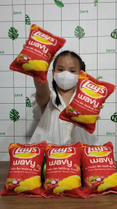 (MIỄN SHIP) GẤU BÔNG BÁNH LAYS ĐỎ CÁ CHÉP MẨU MỚI BÁNH MÌ ĐỘC LẠ MẨU ĐẸP 25CM CAO CẤP