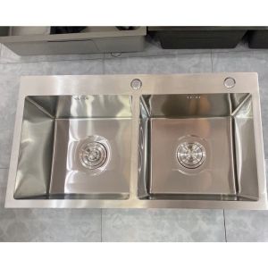 Chậu rửa bát đúc inox 100%. 2 hố cân đúc dày 27 mm.kt 82*45*24cm( chậu+ rổ+xiphoong)