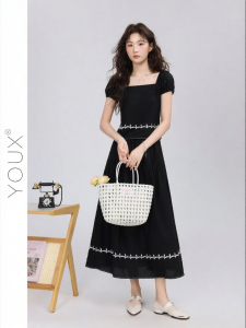 YOUXIANG | Bộ Đồ Thêu Hoa Văn Mảnh Màu Đen Phong Cách Retro Sang Trọng 2 Món
