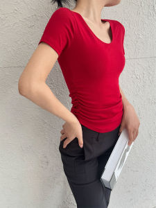 Retro Red U-Neck Short Sleeve T-Shirt Womens Summer Uneven Pleat Slim Fit Cotton Top High Waist Citywalk Style Korean Version