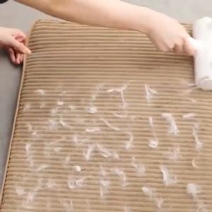 Pet Hair Removal anjing kucing Pembersih Bulu Hewan / Baju / Debu / Karpet Sikat Lint Roller Pembersih Debu / Bulu Hewan Peliharaan / Karpet / Sofa Pembersih Karpet Red