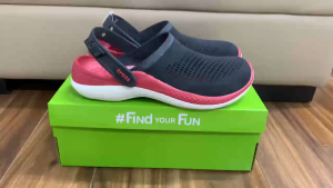 Giày sục crocs chuẩn xịn chống hôi chân nhựa tế bào êm mềm bền đi mưa lội nước đi biển literide 360 clog màu đen lót đỏ