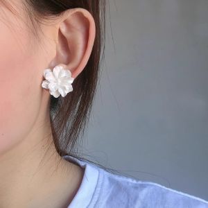 White Shell Flower Dual Wear Earrings Handmade Beaded Womens Fashion New French Style Bridal Jewelry Earring Accessories