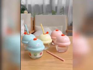 แก้วน้ำเด็กพร้อมหลอดลายหมีสตรอว์เบอร์รี แก้วกระจกมินิน่ารักแบบพกพา