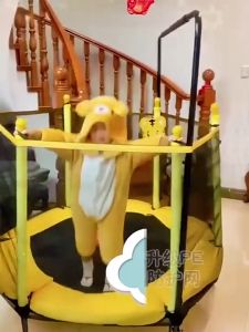 Nhà nhún nhảy nhà bóng cho bé khung thép chống han ghỉ có xà đơn vận động tăng chiều cao tải trọng 250kg Nhà nhún lò xo chân U tặng kèm bóng rổ - Bảo hành 1 năm lỗi 1 đổi mới trong 7 ngày