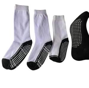 Kaos kaki Anak Sekolah anti slip | Kaos kaki Antislip sekolah putih telapak hitam dan hitam polos bahan tebal sd smp sma Fashion