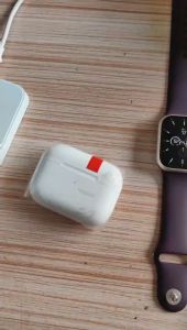 4-in-1 Rechargable Wireless Charger with Clock/Alarm Charging Station Multiple Devices For Apple iPhone 14/13/11/12/Pro Max/XR/AirPod Pro/3Samsung Android Smart Phone iWatchAirPodfor Apple Watch Series 8 7 SE 6 5 4 3 2 1(SG Local Seller Free Shipping)