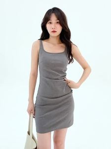 Đầm Dây Quai Mảnh Tạo Form Thon Gọn