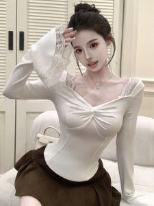GUZILIAN | Lace Detailed Long Sleeve T-Shirt with Bell Sleeves Peplum