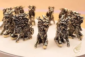 Decor Mini Tượng Đồng Kỳ Lân Cát Tường Vượng Tài Lộc Tượng Phong Thủy Nhỏ Để Bàn Bằng Đồng Thau - Đồ Đồng Thuận Tâm