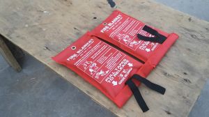 Sheffield Emergency Fire Blanket (1m x 1m 1.2m x 1.2m 1.5m x 1.5m 1.8m x 1.8m)