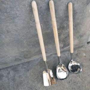 LLC BIG SANDOK MAY BUTAS  STRAINER HANDLE WOOD TOTAL LENGTH 78CM