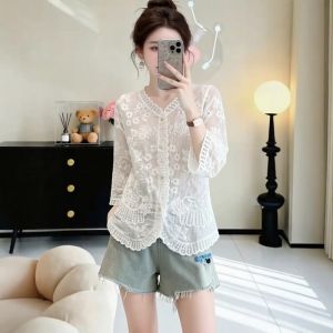 AIYITI | High-Quality Lace Embroidery V-Neck Sun-Protection Lightweight Plus Size Womens Shirt