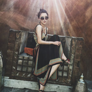 Bohemian Style Long Sling Dress for Plus Size Women Loose Waist Midi Length Sleeveless V-Neck Beach Gown for Summer Vacation