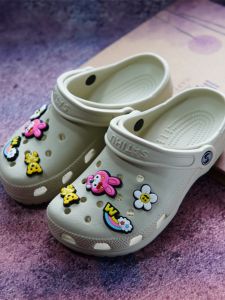 รองเท้าแตะแบบสวมสำหรับผู้หญิงในช่วงฤดูร้อนปี 2025 รองเท้าแตะแบบสวมกันลื่นระบายอากาศได้ดี รองเท้าแตะชายหาดขนาดใหญ่สำหรับพยาบาลและรองเท้าแตะสำหรับผู้หญิง