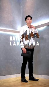Swipe Up Kemeja Batik Pria Modern Lengan Pendek Wayang Laksmana Black