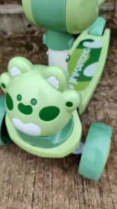 Smile สกู๊ตเตอร์ สกูตเตอร์ขาไถ มีที่นั่ง มีเสียง มีไฟสวยๆม๊ากก ปรับระดับได้ สำหรับเด็ก 3 สี MTR8523