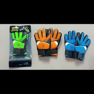 Winnereco ผู้รักษาประตูผู้รักษาประตู 1 แพอร์สำหรับเด็กผู้รักษาประตูฟุตบอลผู้รักษาประตูผู้พิทักษ์มือป้องกันการชนกันไม่ได้ลื่น