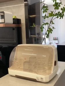 Baby Feeding Bottle Storage Box Large Size Baby Tableware Portable Draining with Lid Dustproof and Resistant Tableware Cupboards Container