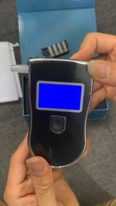 Máy đo nồng độ cồn bia rượu AT181 AT-181 màn hình LCD tặng 5 đầu thổi và pin