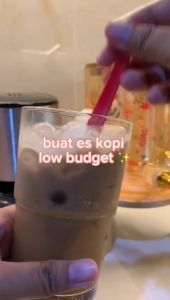 CE20 - Pencetak Cetakan Es batu Ice Cube Maker 33 Butir Dengan Tutup