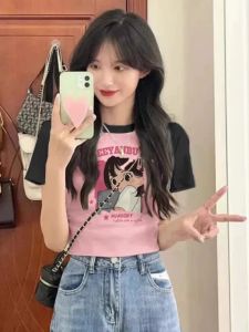 เสื้อยืดแขนสั้นทรงเข้ารูปคอตตอนสไตล์อเมริกันย้อนยุคสำหรับผู้หญิงในช่วงฤดูร้อน เสื้อตัวบนทรงเข้ารูปแบบใหม่