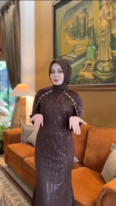 Gamis Brokat Terbaru Viral Luvita Drs BC Velvet Mix Brukat Aplikasi Swaroski S M L XL XXL 3XL Dress Lebaran Wanita Kekinian Baju Muslim Kondangan Dewasa Seragaman Pernikahan Ootd Hijab Remaja Viral Warna Mahogany Navy Hitam Mocca Burgundy