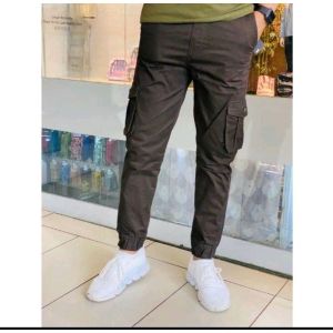 #Seluar.Cargo 6 poket joggar Pant Multi Pocket Seluar Kerja . jogar pant...Seluar Kargo Jogger 6 Poket Kain Tebal Cargo Pant