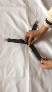 ViralFlash Elite Bedding: Adjustable Clip Holder & Mattress Grippers