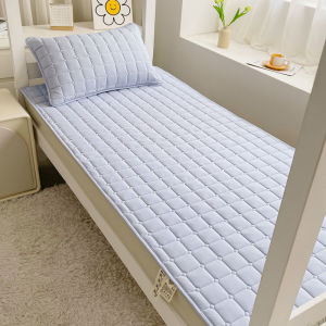 ที่นอนเตียงเดี่ยวสำหรับหอพักและเตียงชั้นบนชั้นล่างในห้องนอนของนักศึกษาผ้าปูที่นอนบุใยฝ้ายแบบบางฟูกสำหรับเตียงเบาะนุ่มกันลื่นสำหรับปูเตียง