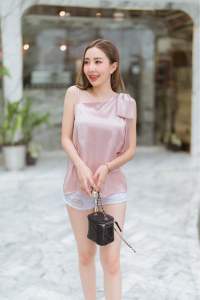 เสื้อไหล่เดียว หรูหรา โบว์ยาว😍