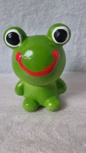 ตุ๊กตา รูปปั้น ปูนปั้น กบ ยิ้มแฉ่ง กบน้อย สัตว์ สีเขียว ตกแต่งบ้าน ประดับสวน ของเล่นเด็ก เพื่อการศึกษา ที่ทับกระดาษบนโต๊ะทำงาน ขนาดเล็ก สูง 9 ซม