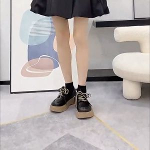 [ส่งเร็วพิเศษ!] รองเท้าสตรีแฟชั่นยอดนิยม รองเท้าลำลองแบบผูกเชือก สวมสบาย รองเท้าสไตล์มินิมอลสไทย